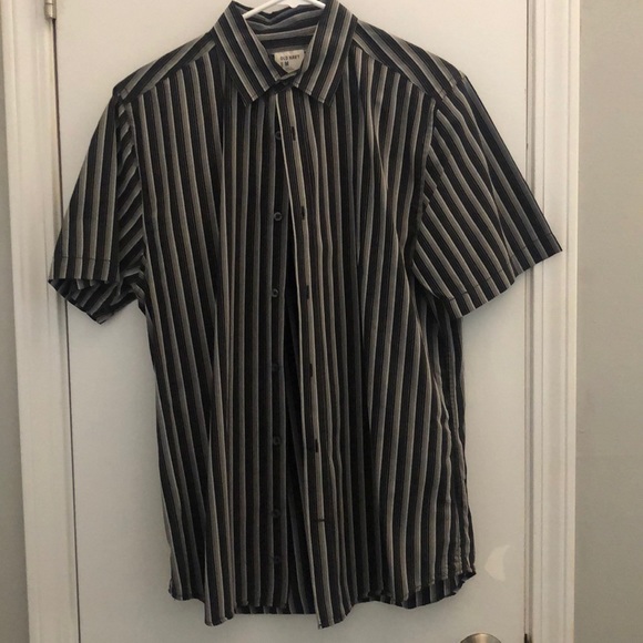 🏵Men’s Old Navy short sleeved shirt, medium - Picture 1 of 4